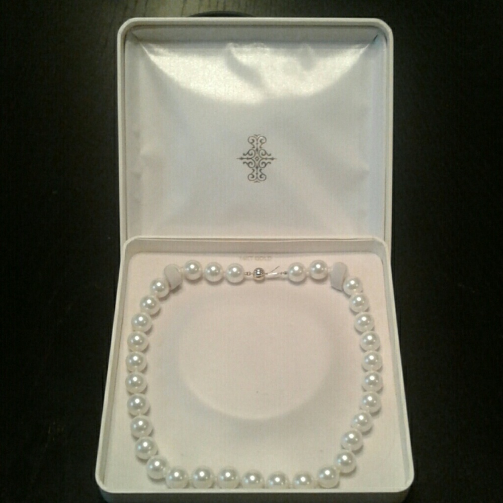 SOLD14k gold clasped Freshwater pearls 9.5-10.5 mm